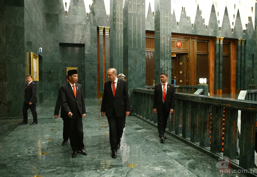 Erdoğan ve Widodo, Külliye'nin balkonunda özçekim yaptı 18