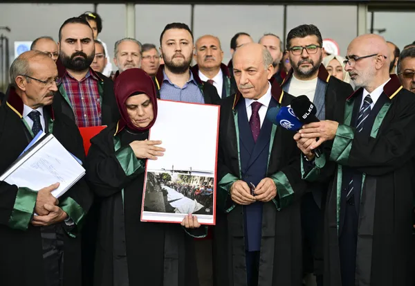 İşgalci İsrail Gazze'de mazlumları katlediyor! Türk hukukçular adalet arayışında! 3 klasörlük delil Lahey'e gidiyor - 4