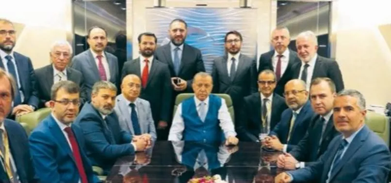 Başkan Erdoğan uçakta FETÖ mesajı verdi