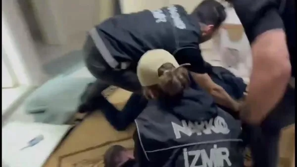 1711691441018.jpeg Evi zehir fabrikasına çevirmişler! Narkotik ekiplerinden rekor - 2