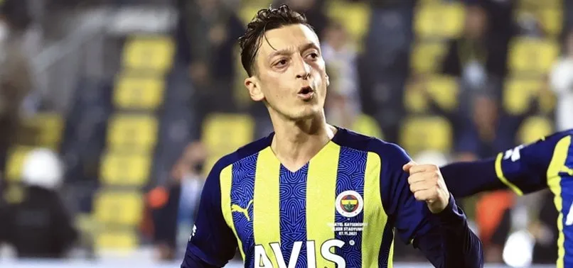 Mesut Özil’den Galatasaray derbisi mesajı