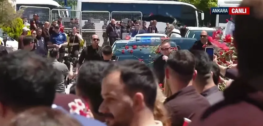 CHP'de çifte bayramlaşma! Kemal Kılıçdaroğlu ve Özgür Özel ne mesaj verdi? - 1
