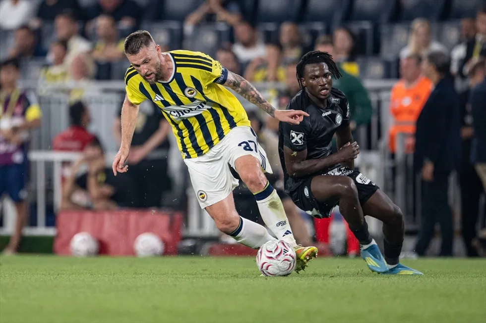 Fenerbahçe ilk yarıda fişi çekti! Kanarya evinde ağırladığı Sturm Graz'ı mağlup etti - 1