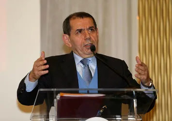 Dursun Özbek: "Transferler 20 günden önce biter"