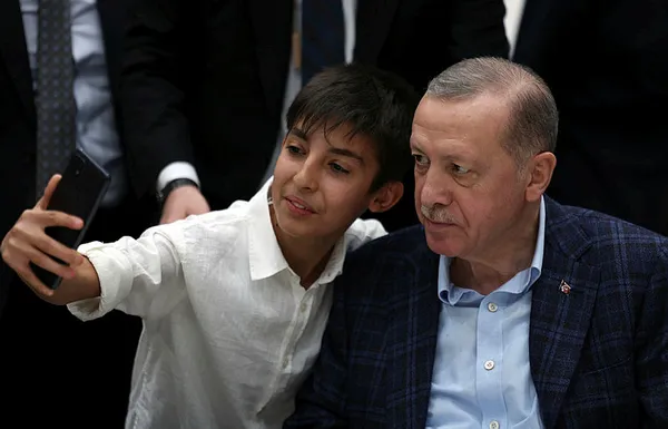 depremzedelerle-iftar-bulusmasi-baskan-erdogan-secimden-sonra-masanin-etrafinda-kimse-kalmayacak-1681595079838.jpg Depremzedelerle iftar buluşması! Başkan Erdoğan: Seçimden sonra masanın etrafında kimse kalmayacak - 2