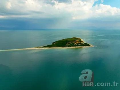 Burası Maldivler değil Türkiye! Van Gölü’ndeki o masalsı adayı biliyor muydunuz?