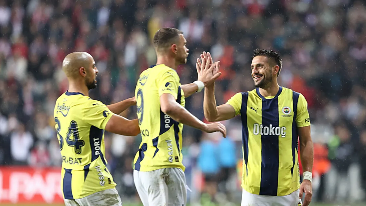 Fenerbahçe yarın Manchester United'ı konuk edecek
