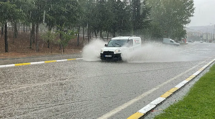 meteoroloji-tarih-verip-uyardi-cok-sayida-ili-saganak-yagis-vuracak-istanbul-ankara-izmir-30-eylul-4-ekim-2022-1664462584759.jpg Meteoroloji tarih verip uyardı! Çok sayıda ili sağanak yağış vuracak | İstanbul Ankara İzmir… (30 Eylül - 4 Ekim 2022 hava durumu haberi) - 2