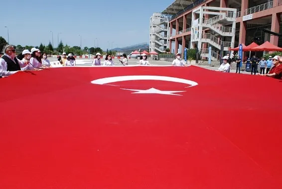 19 Mayıs’ta gençlerden rekor: Dünyanın en büyük resmini çizdiler - 2