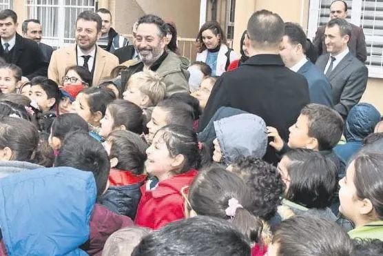 Cem Yılmaz laboratuvarda deney yaptı - 1