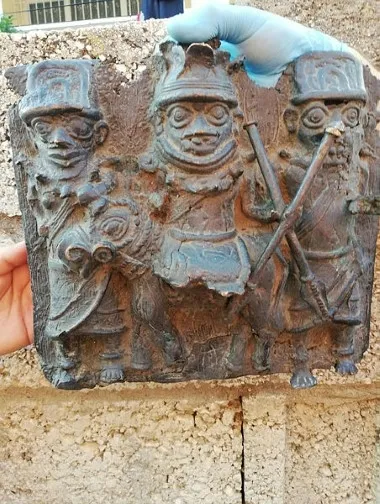 Diyarbakır'da İbranice yazılmış kitap ele geçirildi! - 1