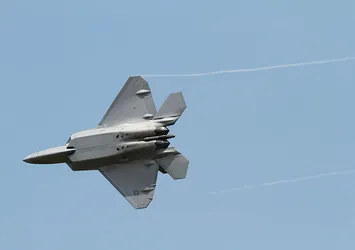 ABD'den Rus uçaklarına Alaska yakınlarında önleme!