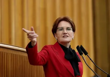 Son dakika | Meral Akşener'den Marmaris'teki orman yangınıyla ilgili provokatif sözler: Uçak yokmuş, hazırlık yokmuş! İşte yok saydığı o görüntüler