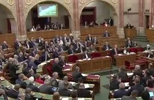 Macaristan İsveç’ev onay verecek mi?