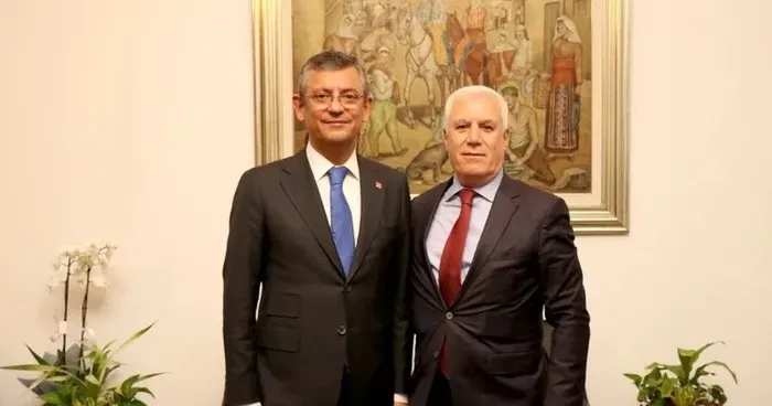 1716325377763.jpeg CHP'li Mustafa Bozbey Özgür Özel'in talimatını hiçe saydı! Akraba atamalarına skandal açıklama: Yaptığımız iş doğrudur - 6