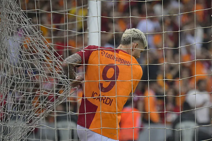 ali-sami-yende-icardi-imzasi-galatasaray-hataysporu-yildiziyla-gecti-yeni-gol-sevinci-1712087548072.jpg Ali Sami Yen'de Icardi imzası! Galatasaray Hatayspor'u yıldızıyla geçti! Yeni gol sevinci... - 5