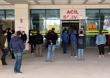 Edirne'de korkutan görüntü! Gençler koronavirüs testi için hastanede