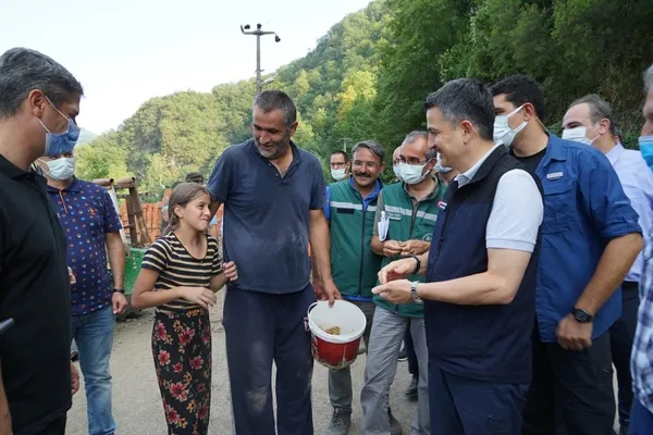 kastamonuda-selzede-bize-bir-sizden-fayda-var-onlar-hep-yalan-konusuyor-kimse-inanmasin-1629822246127.jpg Kastamonu’da selzede: "Bize bir sizden fayda var onlar hep yalan konuşuyor kimse inanmasın" - 4