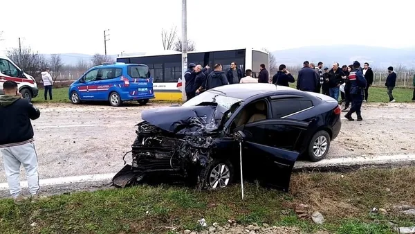 feci-kaza-kaza-kamerada-halk-otobusu-ile-otomobil-kafa-kafaya-carpisti-olu-ve-yaralilar-var-1708196241189.jpeg Feci kaza kaza kamerada! Halk otobüsü ile otomobil kafa kafaya çarpıştı: Ölü ve yaralılar var | Kahreden detay: Yarın vatani görevine başlayacaktı - 5