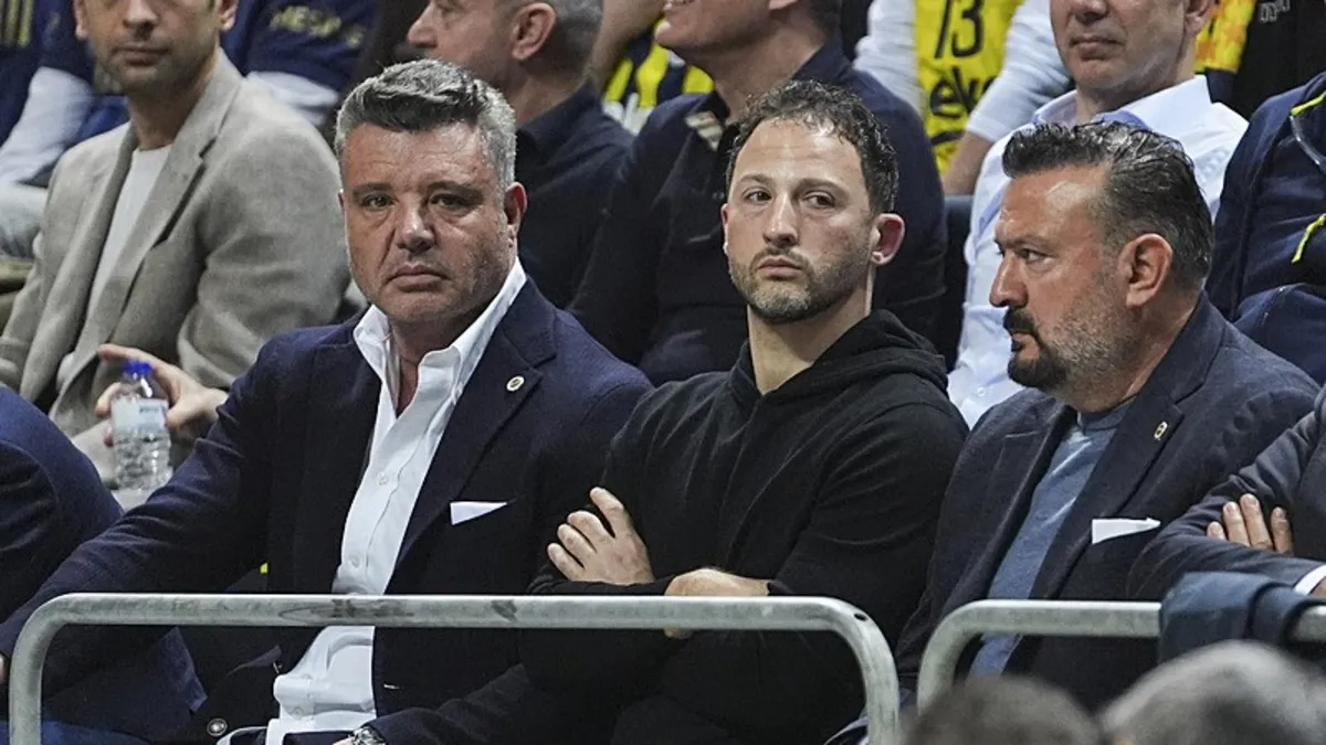 Fenerbahçe Başkanı Sadettin Saran trafik kazası geçirdi