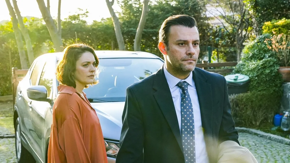 atv'nin yeni dizisi Başka Bir Gün'ün afişi yayınlandı!