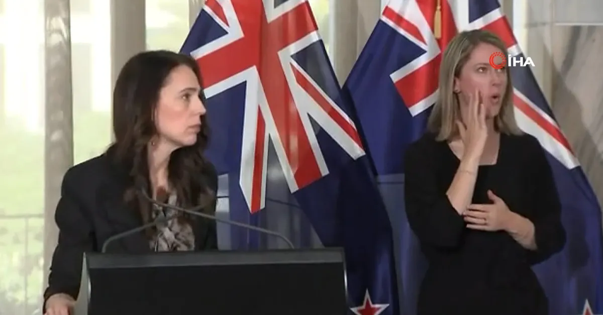 Yeni Zelanda Başbakanı Jacinda Ardern basın toplantısında neye uğradığını şaşırdı! Canlı yayında ikinci kez depreme yakalandı