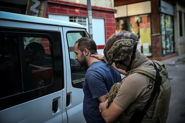 İstanbul'da DEAŞ operasyonu! 28 şüpheli gözaltında - 2