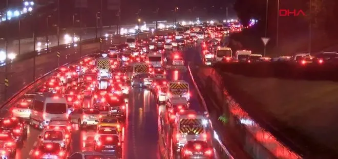 İstanbul’da kar yağışı sonrası trafikte yoğunluk oluştu!