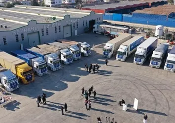 Hatay'dan Suriye'ye 24 yardım TIR'ı!