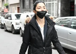 Merve Boluğur bu kez de maskeyi yanlış taktı!