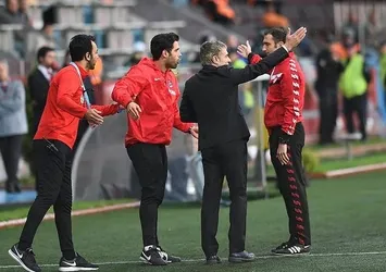 Ersun Yanal en kötü başlangıcını yaptı
