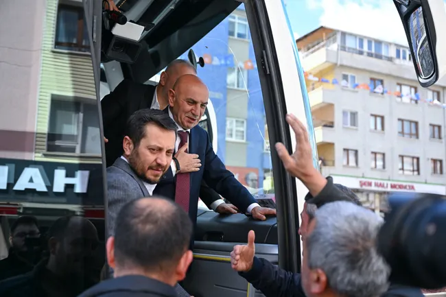 cumhur-ittifaki-ankara-adayi-turgut-altinoktan-600-daire-provokasyona-yanit-geldi-1711464429094.jpg Cumhur İttifakı Ankara adayı Turgut Altınok'tan 600 daire provokasyona yanıt geldi