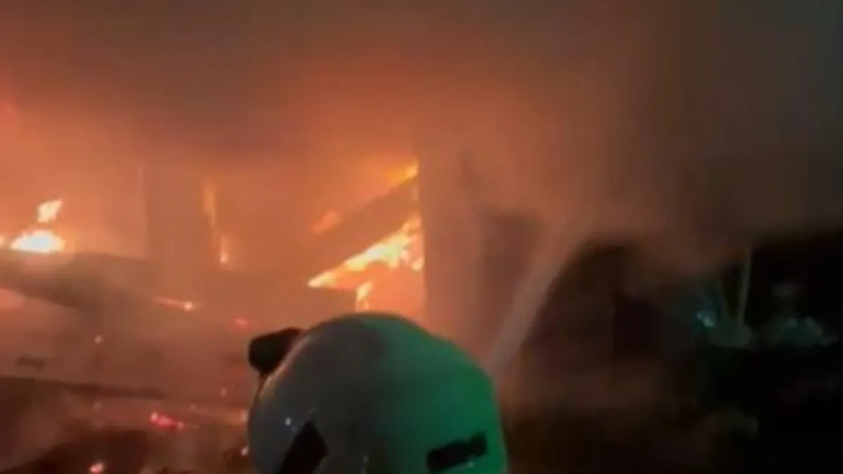 Rize’de 3 katlı binanın kömürlüğünde yangın! Alevler kontrol altına alındı