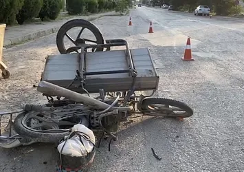 Manisa'da otomobil motosiklete çarptı: 2 ölü