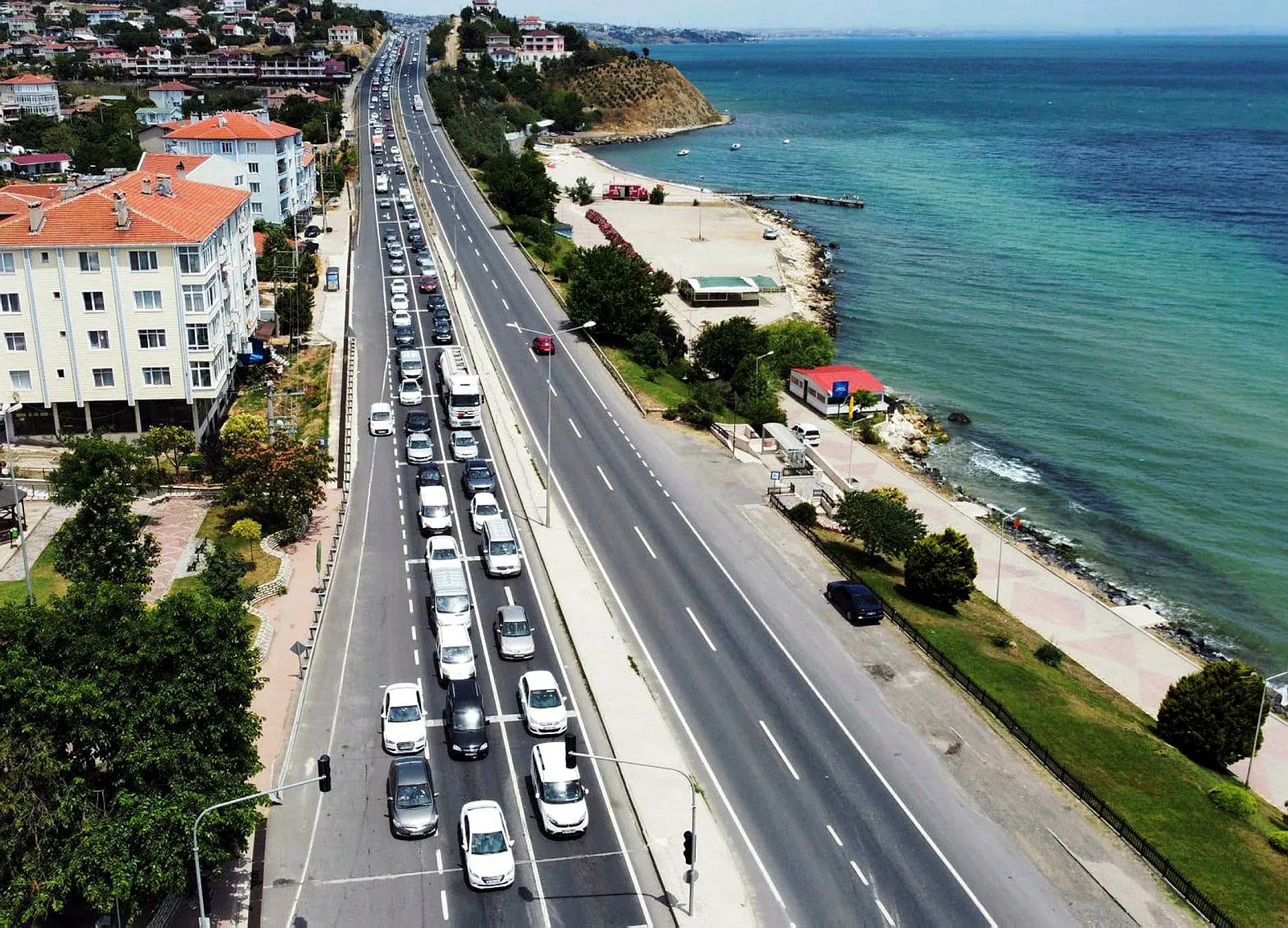 Araç kuyruğu 1 kilometreyi aştı! Tekirdağ girişinde yoğunluk