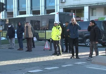 Kadıköy'de yayaya kırmızı ışık denetimi! 13 kişiye ceza yazıldı