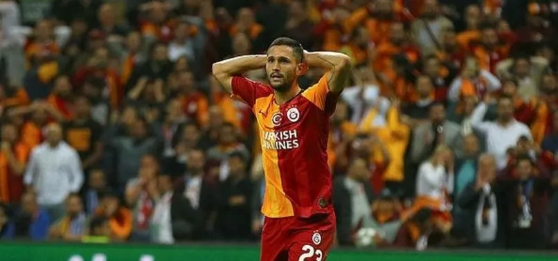 Andone özel bir dizlikle çalışıyor