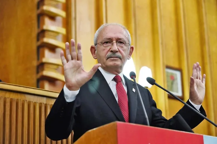 Bay Kemal geri dönüyor! Yeni parti için bomba iddia! Özgür Özel’e rest çekti: CHP’de bana sadık en az 50 milletvekili var