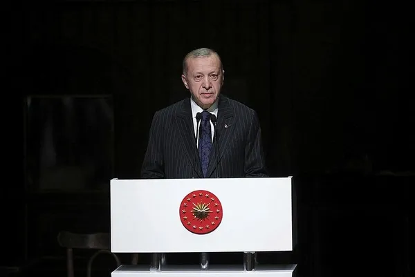 baskan-erdogandan-necip-fazil-kisakureki-anma-programinda-onemli-aciklamalar-dikkat-ceken-ayasofya-mesaji-1652462204332.jpeg Son dakika: AKM'de sergi ve tiyatro gösterimi | Başkan Erdoğan: Bu ülkenin gündemi ve tarafları hiç değişmiyor - 2