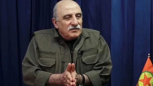 chpden-dem-partinin-bebek-katili-ocalan-eylemine-ziyaret-baglamali-eglence-rezaletine-skandal-aciklama-nacizan-1707420413409.jpeg CHP'den DEM Parti'nin Bebek katili Öcalan eylemine ziyaret! Bağlamalı eğlence rezaletine skandal açıklama: Naçizane desteklerimizi sunduk