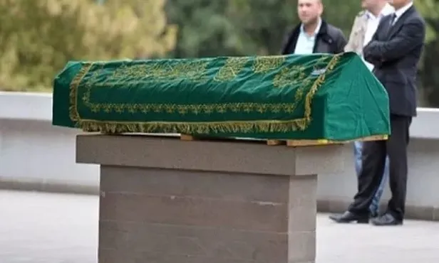 giyabi-cenaze-namazi-nedir-nasil-kilinir-hukmu-nedir-peygamber-efendimiz-tarafindan-giyabi-cenaze-namazi-kilin-1676109050638.jpeg Gıyabi cenaze namazı nedir, nasıl kılınır? Hükmü nedir? Peygamber Efendimiz tarafından gıyabi cenaze namazı kılınan devlet başkanı kimdir? - 1