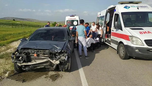 1686972451742.jpeg Antalya'da feci kaza! Karı koca ve torunları hayatını kaybetti! 4'ü çocuk 9 yaralı - 3