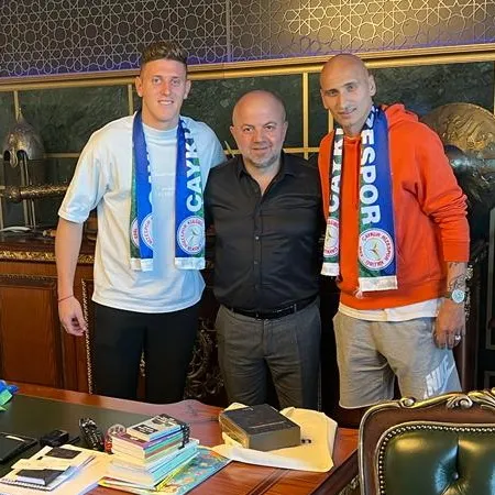 caykur-rizespor-adolfo-gaich-ile-jonjo-shelveyyi-transfer-etti-1694723748488.jpg Çaykur Rizespor Adolfo Gaich ile Jonjo Shelvey'yi transfer etti - 3