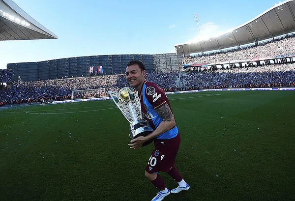 trabzonsporda-ayrilik-karar-resmen-ilan-edildi-1673889683103.jpg Trabzonspor'da ayrılık! Karar resmen ilan edildi - 2