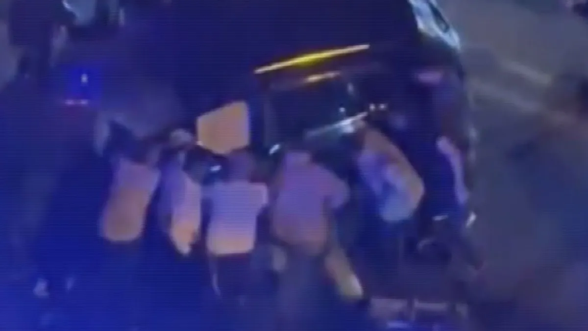 Bayrampaşa'da ters yöne giren araç kazaya neden oldu: 3 yaralı