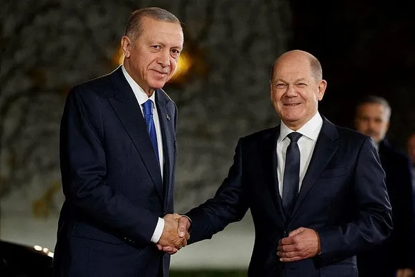 baskan-erdogandan-almanya-donusu-flas-mesajlar-1700310637470.jpeg Başkan Erdoğan'dan Almanya dönüşü flaş mesajlar: Filistin, İsrail'in nükleer silahları, Netanyahu, Eurofighter, Almanya'daki FETÖ'cüler ve yeni Anayasa... - 7