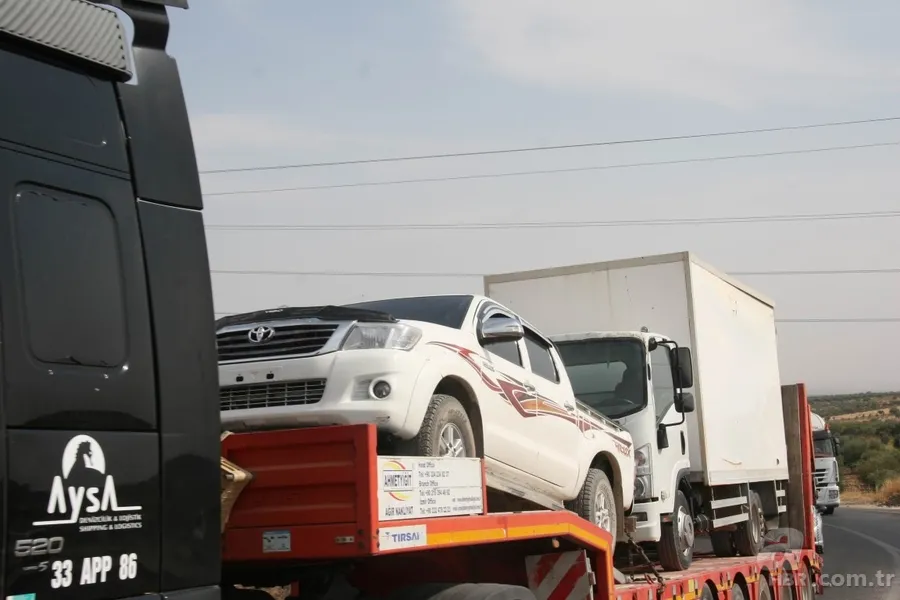 Sınır hattında büyük hareketlilik: TIR'lar yola çıktı 12
