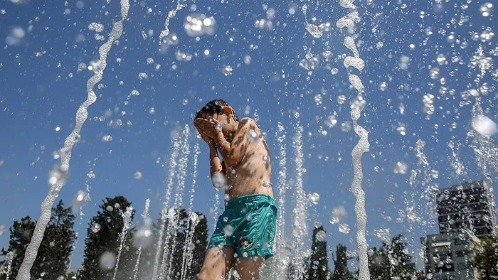 kavurucu-sicaklar-kapida-meteorolojiden-aciklama-termometreler-40-dereceyi-gosterecek-1747769330727.jpg FOTOĞRAF: AA