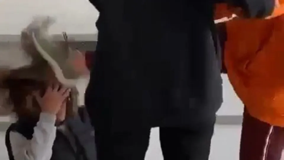 Kocaeli'de tüyler ürperten olay! 'Saçların güzelmiş' deyip sınıfta dakikalarca darp ettiler