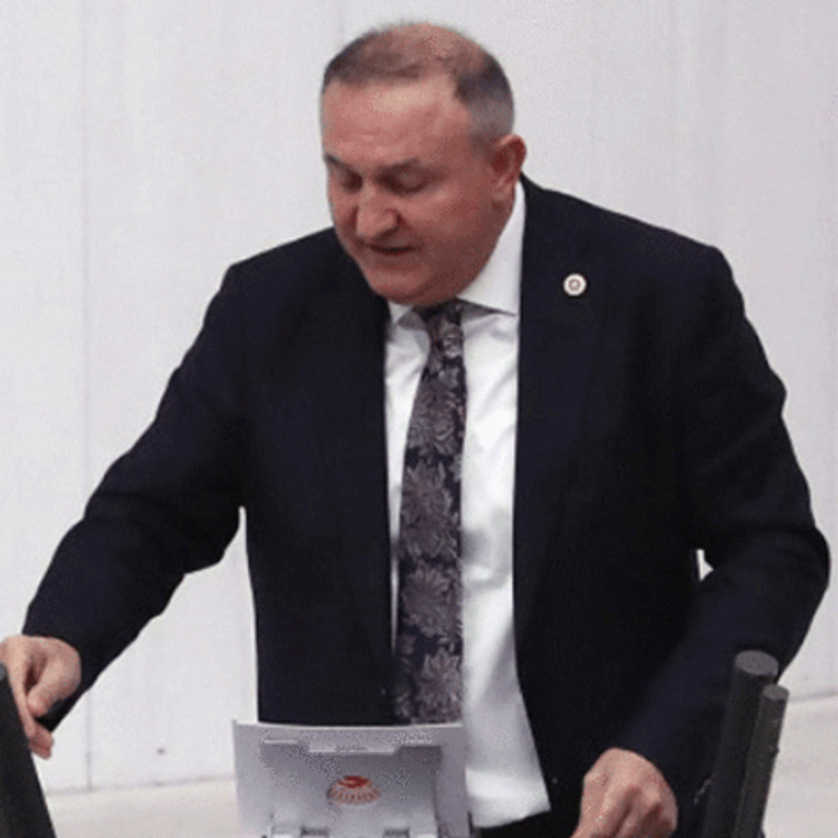 İYİ Parti Milletvekili Ömer Karakaş partisinden istifa etti